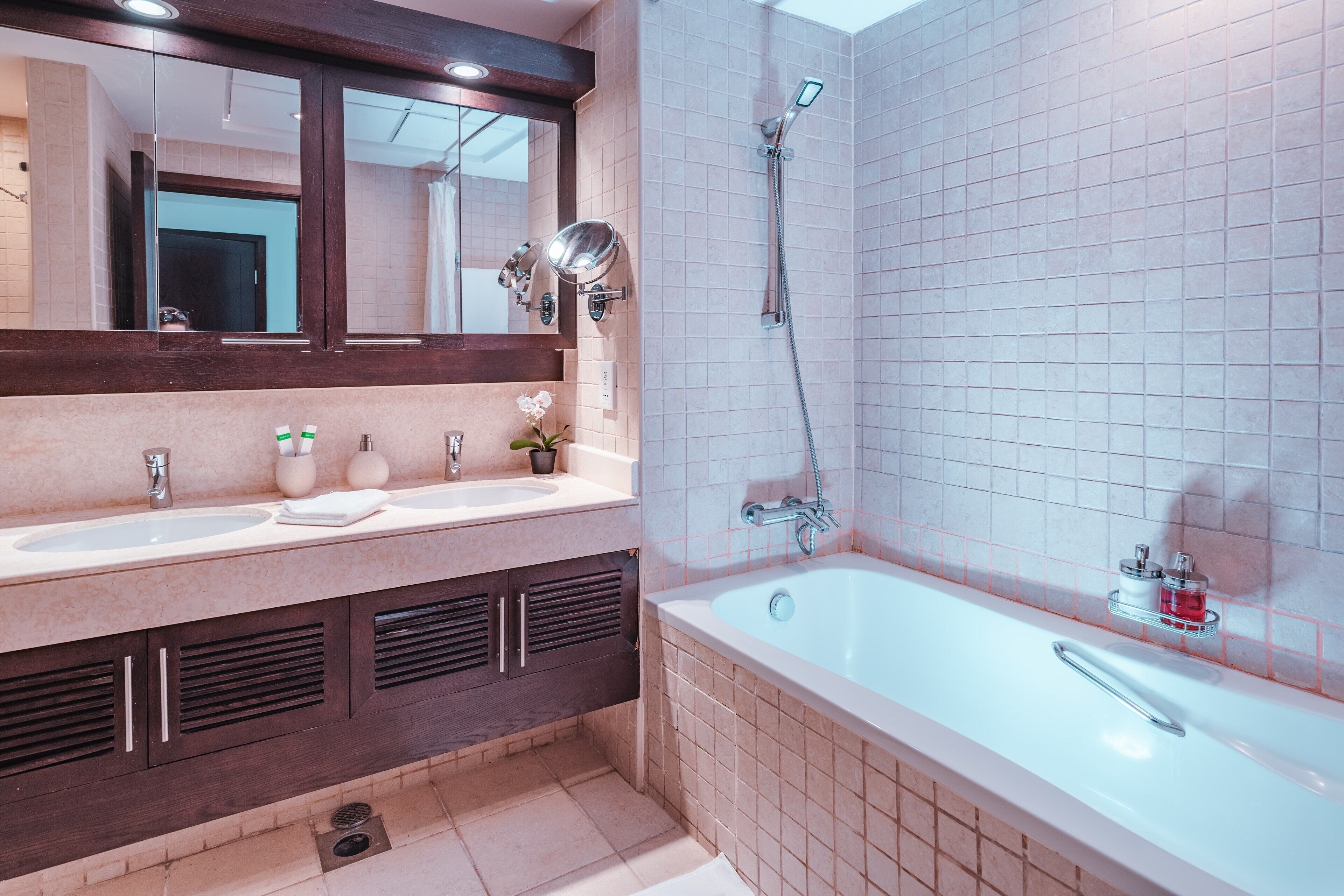 The Residences 5 by Elite Royal Apartments