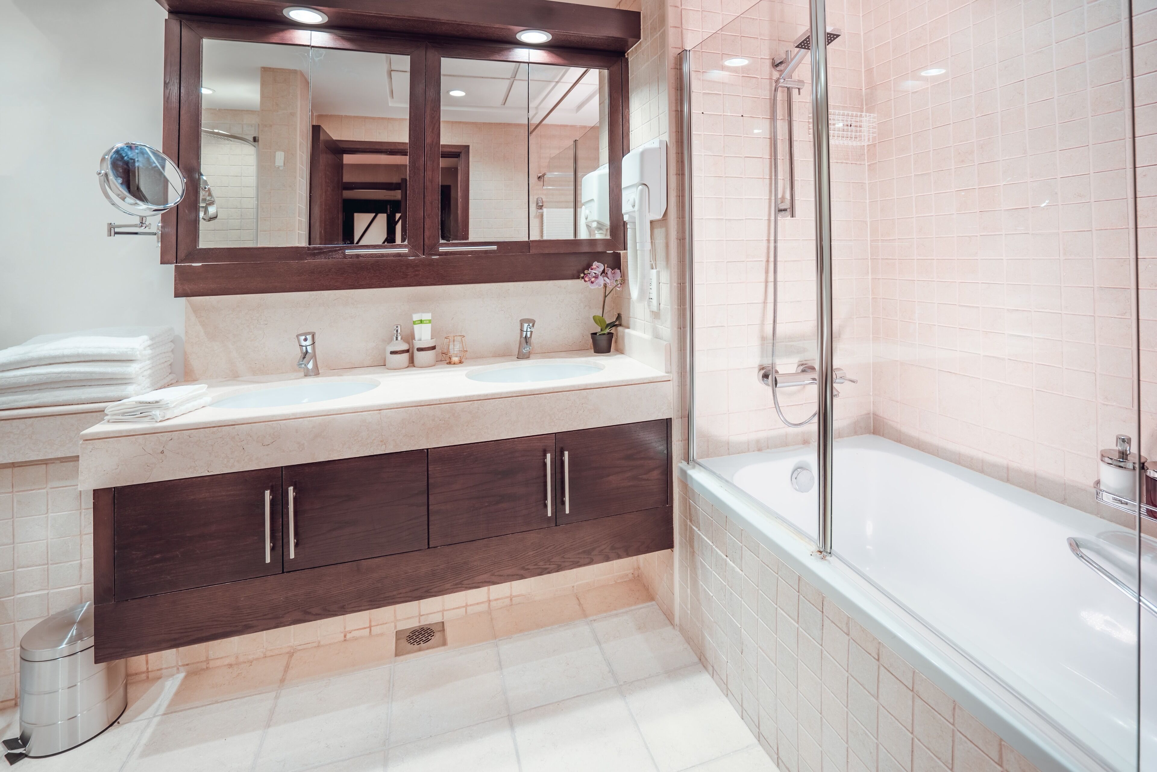 The Residences 5 by Elite Royal Apartments
