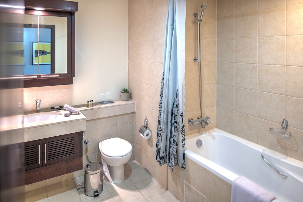 The Residences 8