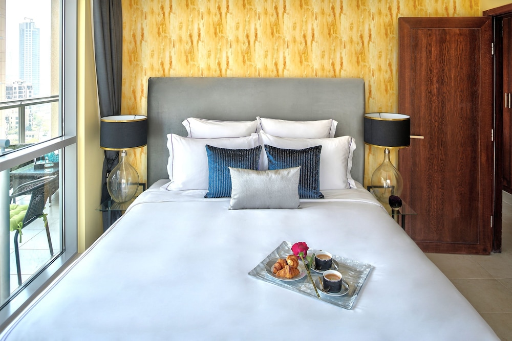 The Residences 8