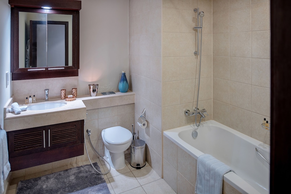 The Residences 8