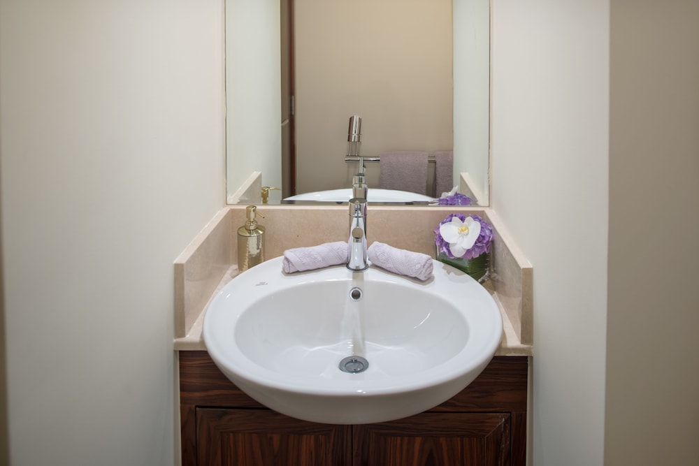 The Residences 8