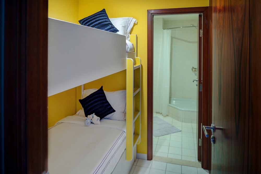 The Residences 8