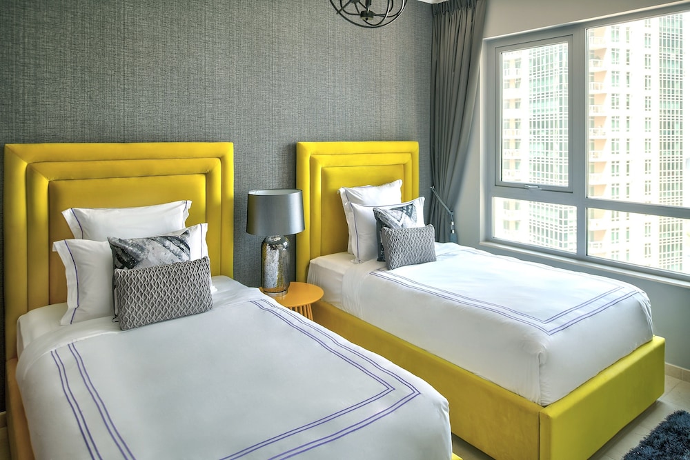 The Residences 8