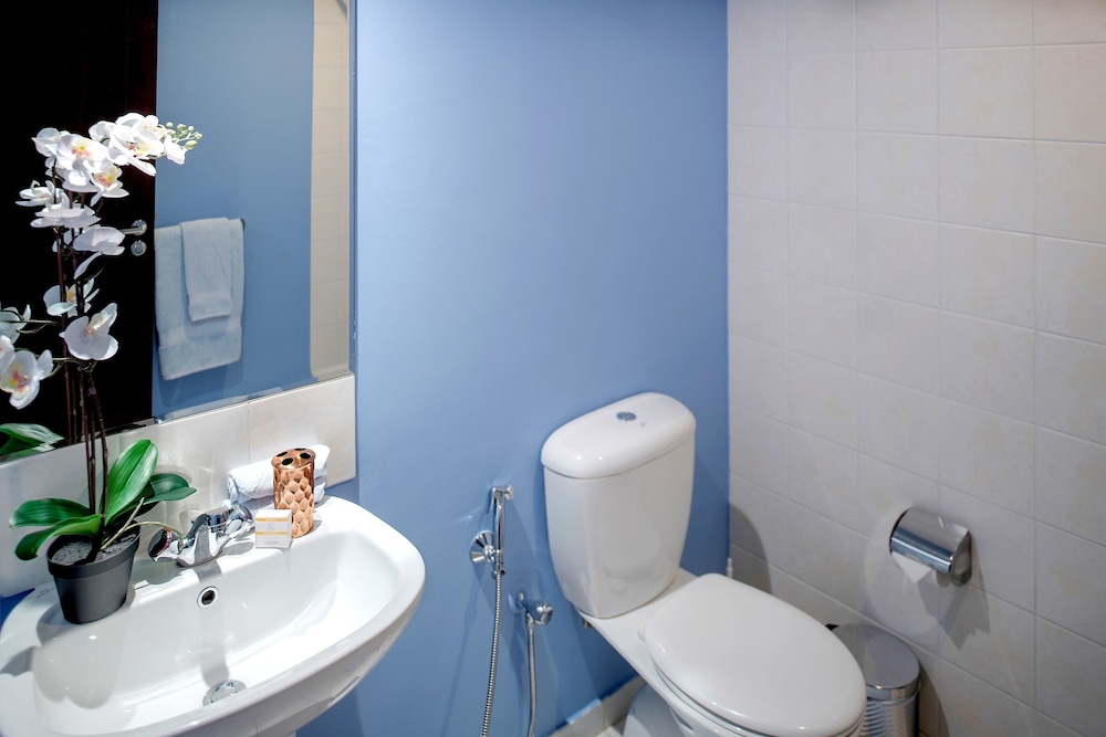 The Residences 8