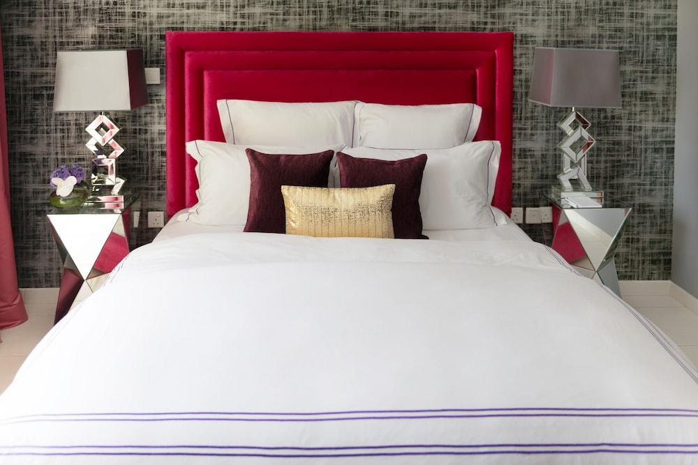 The Residences 8
