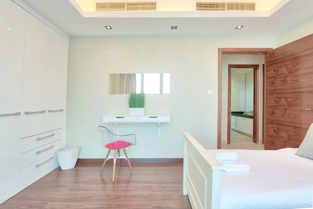 The Torch by Luton Vacation Home
