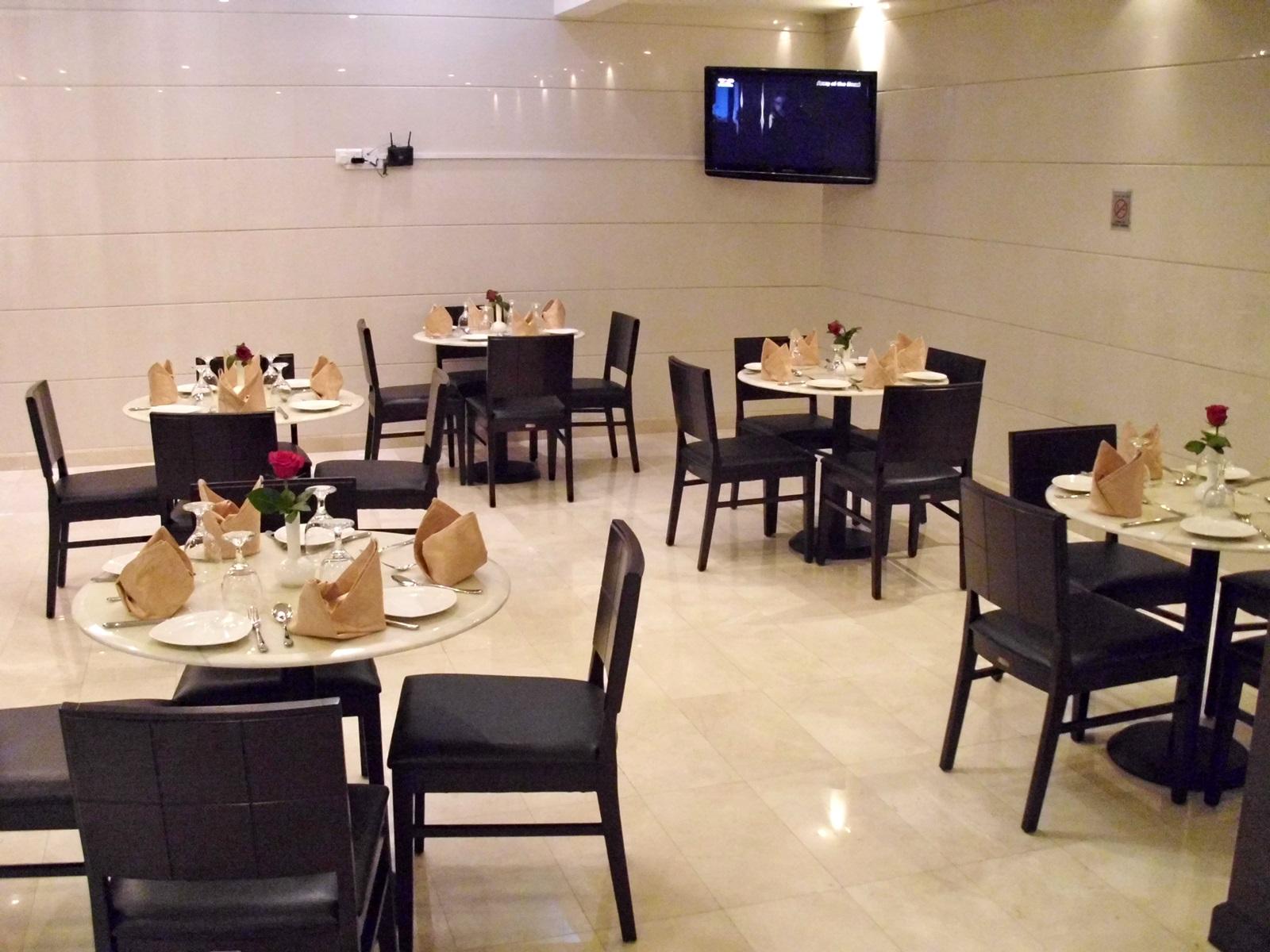 Click Square Hotel
