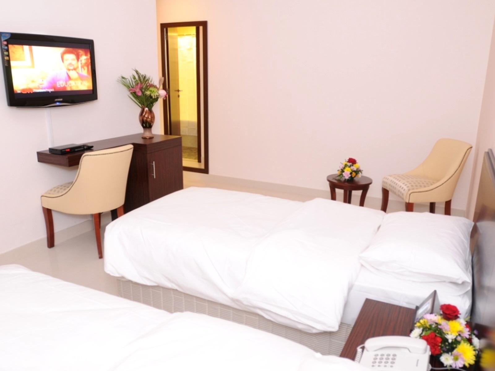 Click Square Hotel