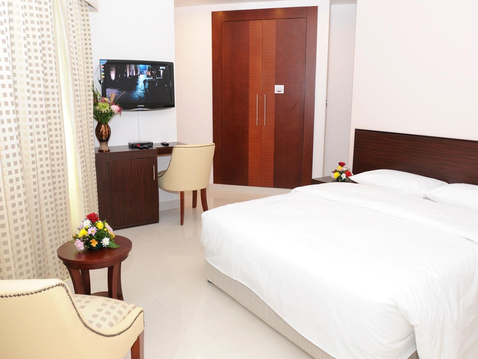 Click Square Hotel