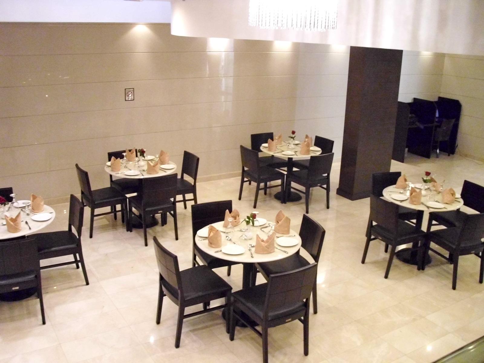 Click Square Hotel