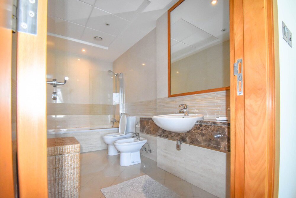 Trident Grand Residence by Airbetter