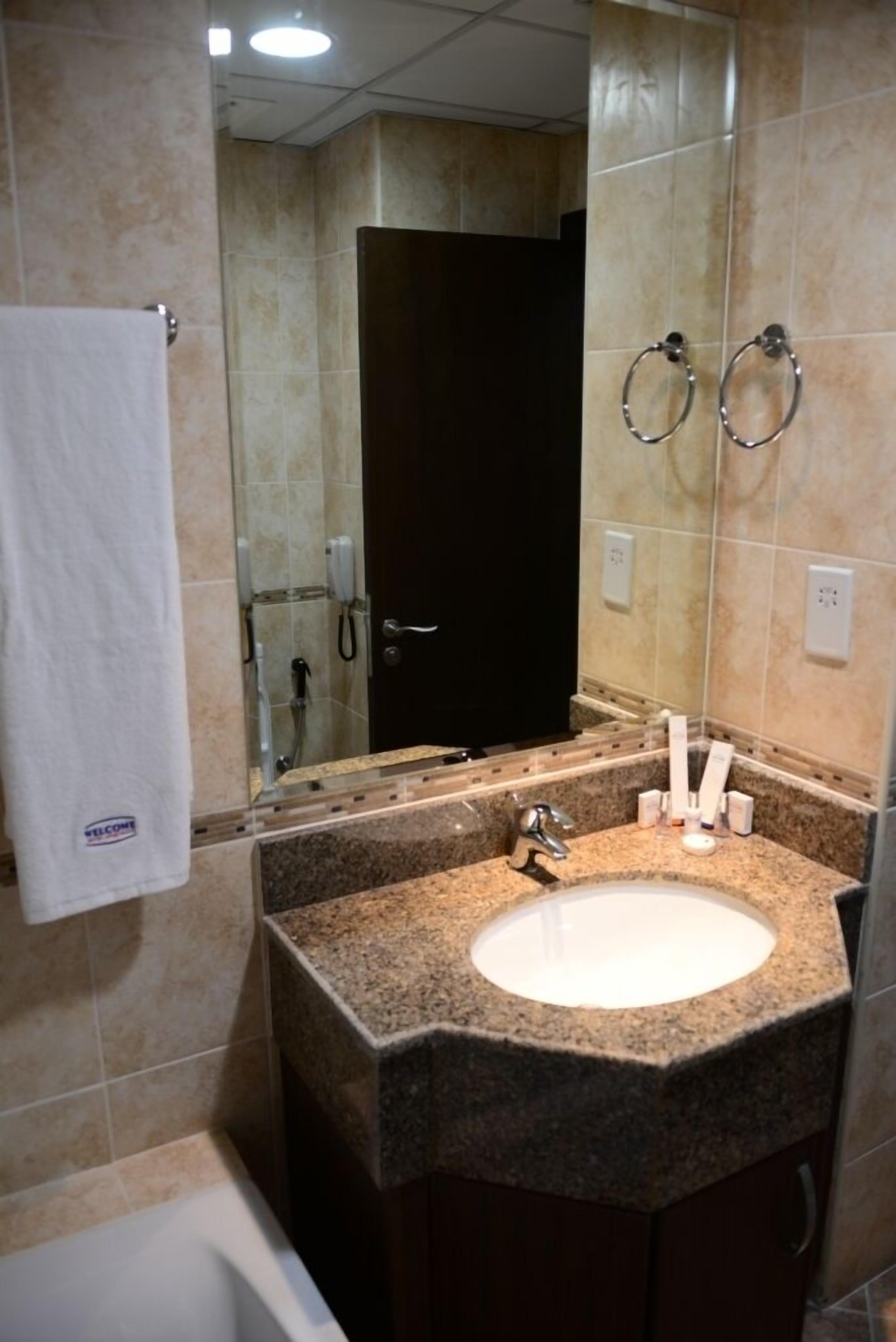 Vista Hotel Apartments Deluxe