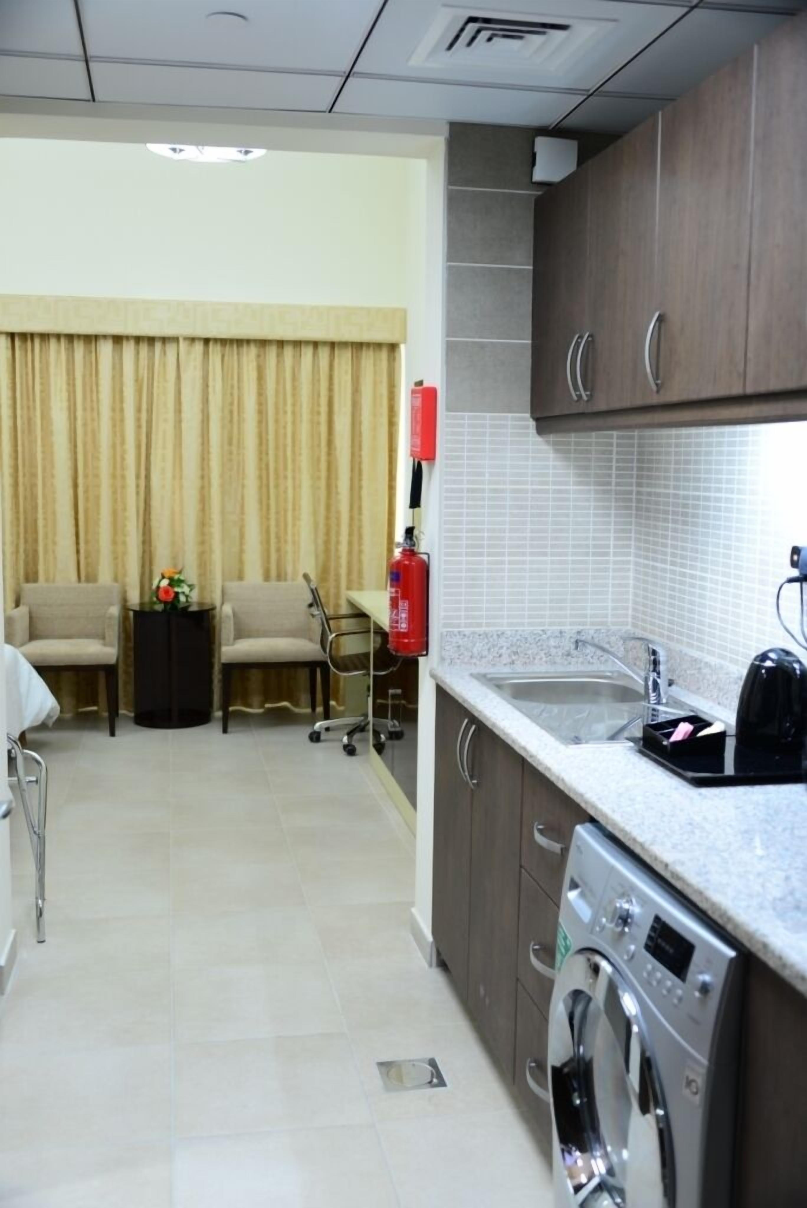 Vista Hotel Apartments Deluxe