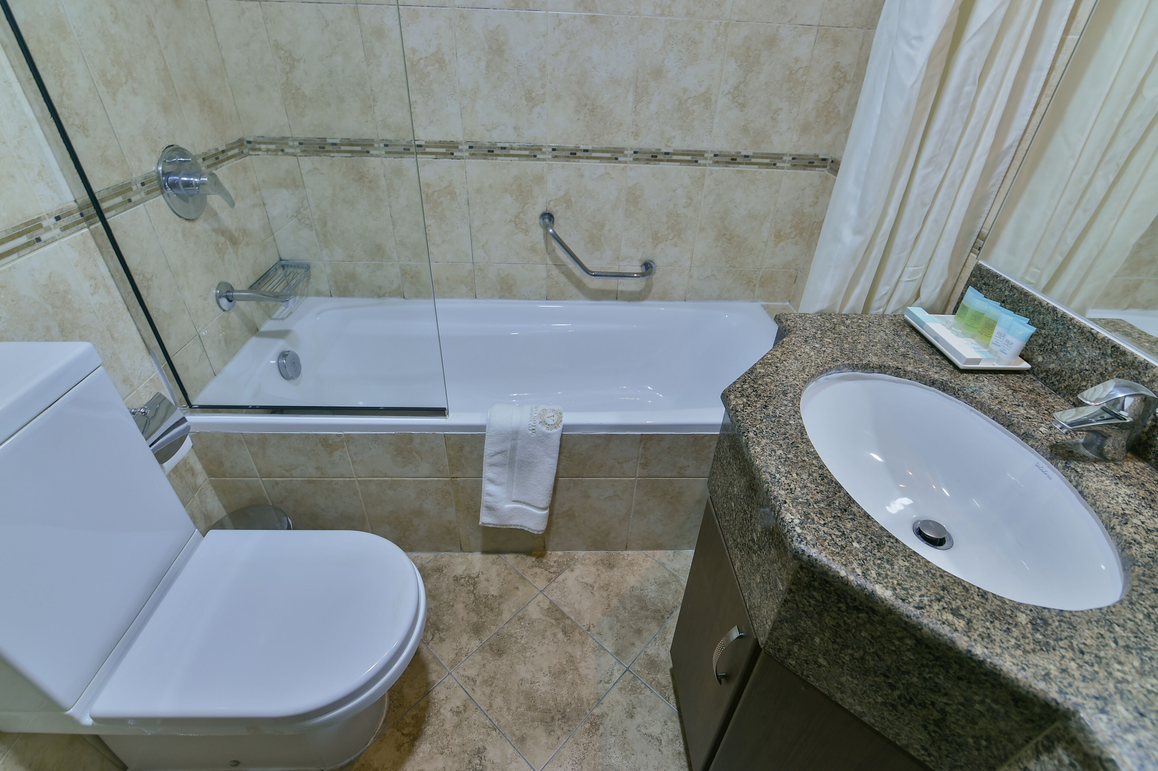 Vista Hotel Apartments Deluxe