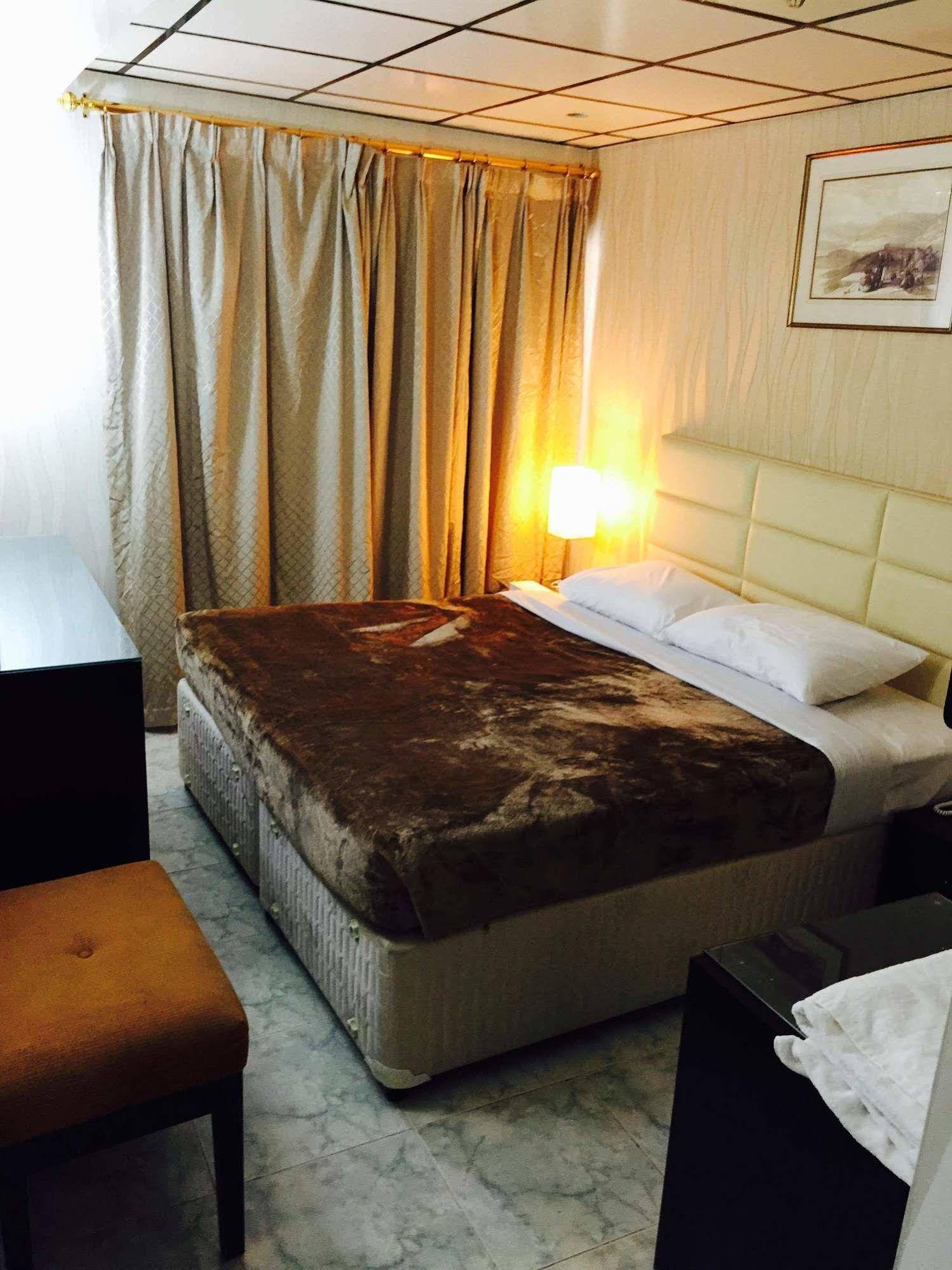 West Hotel