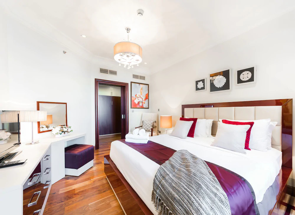 Grandeur Residences