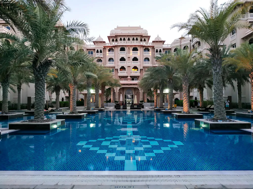 Grandeur Residences