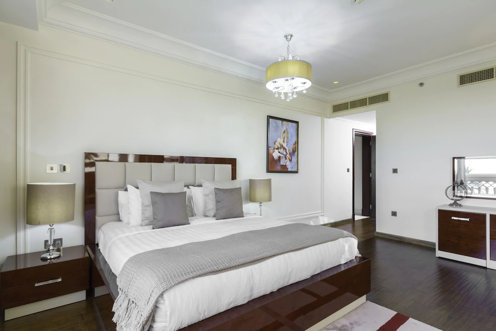 Grandeur Residences