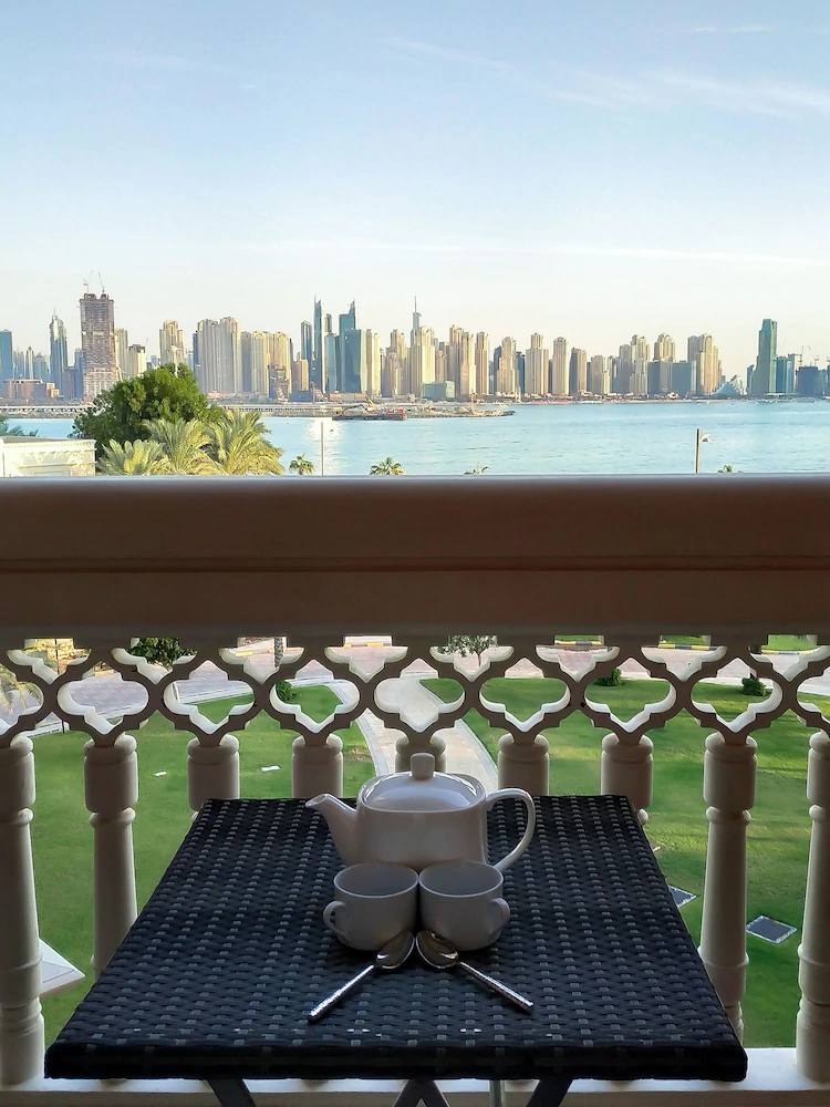 Grandeur Residences