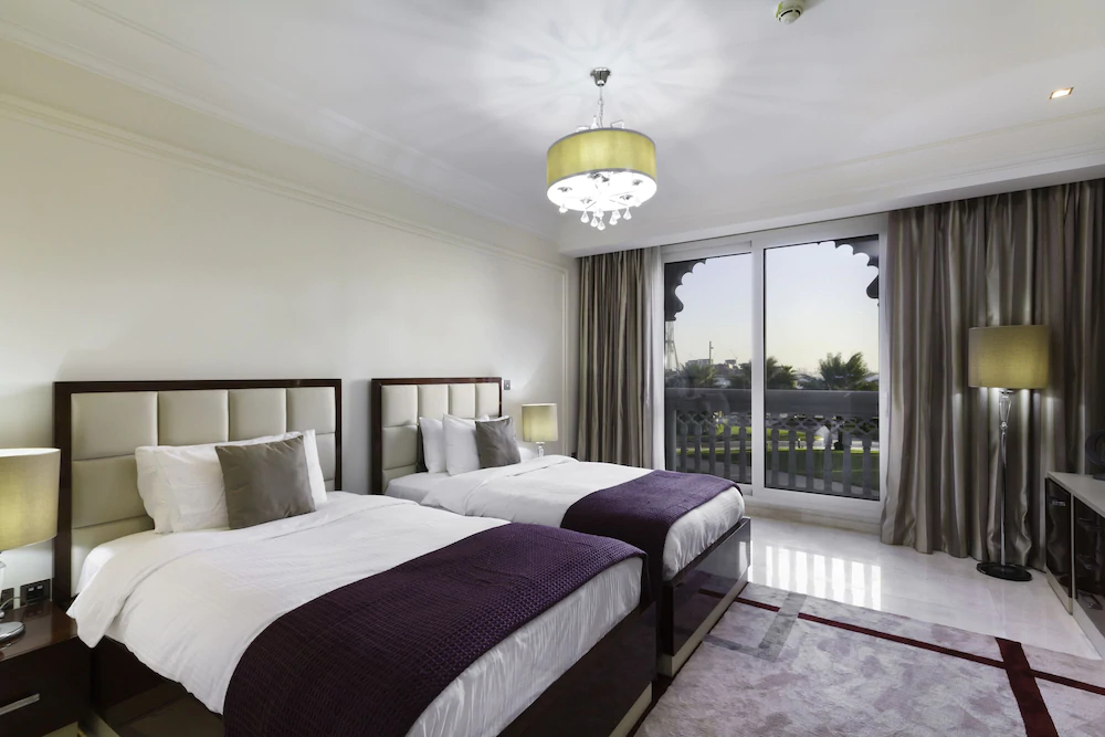 Grandeur Residences