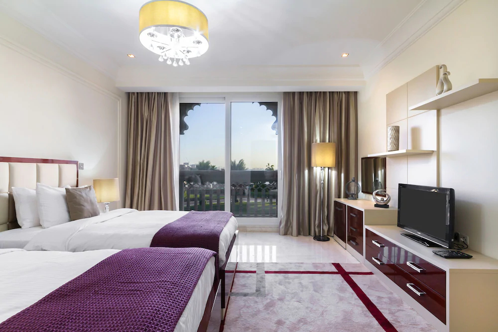 Grandeur Residences