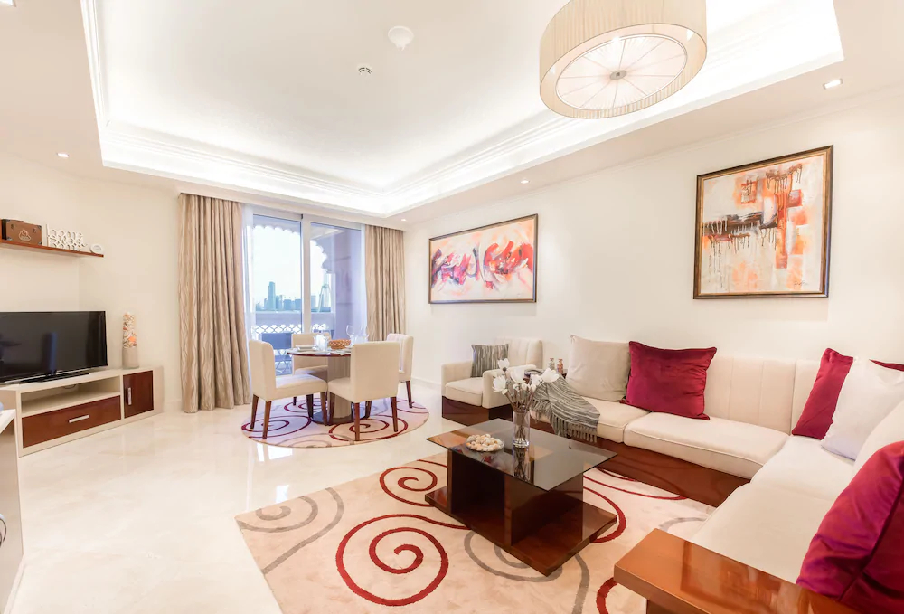 Grandeur Residences
