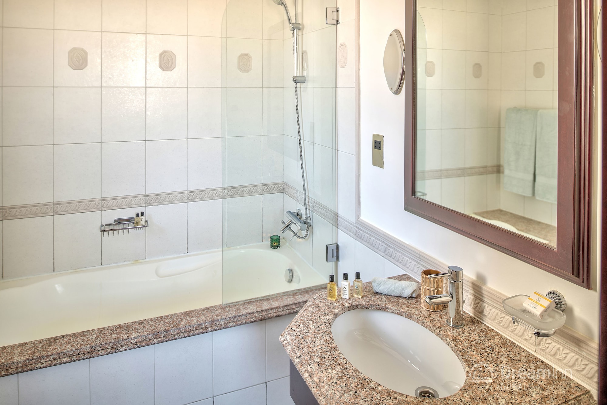 The Palm Jumeirah Villas - Frond B