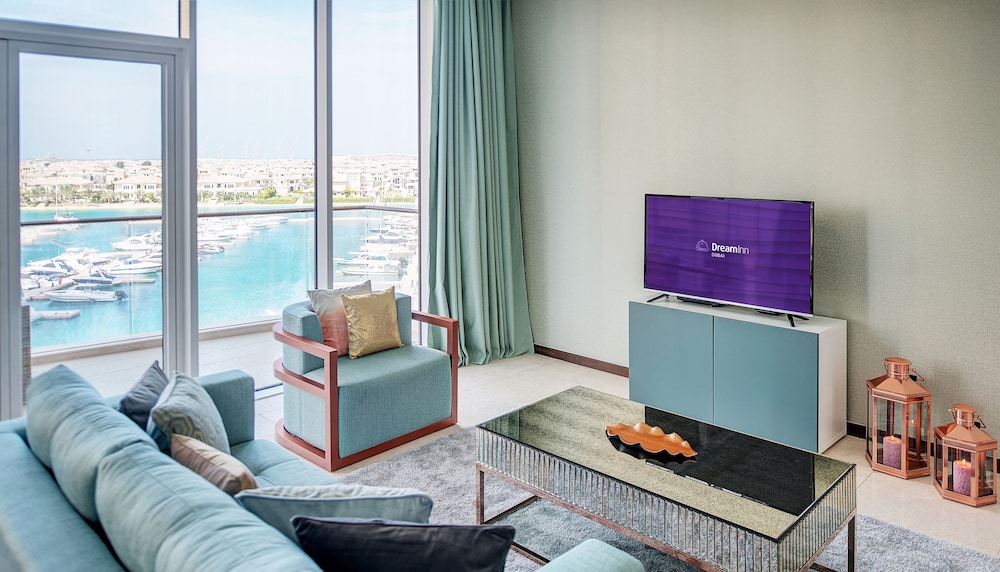 Tiara Residence - Emerald