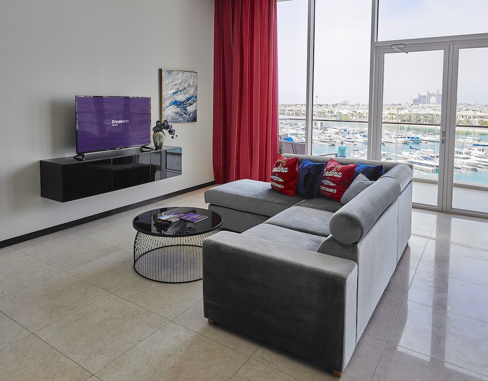 Tiara Residence - Emerald