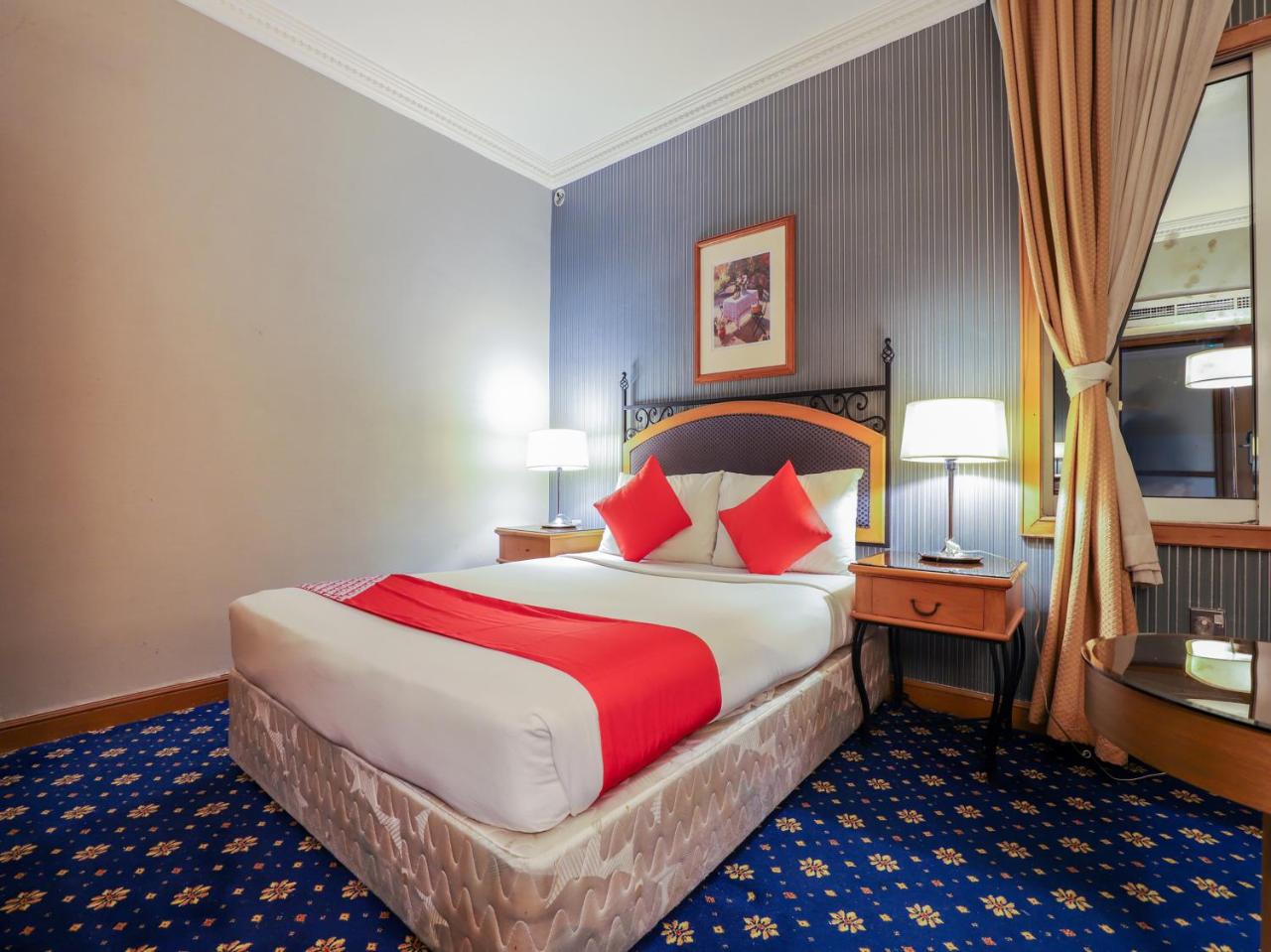 City Plaza Hotel by OYO Rooms