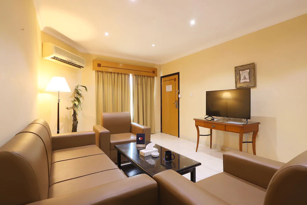 Capital O 224 Holiday Beach Resort