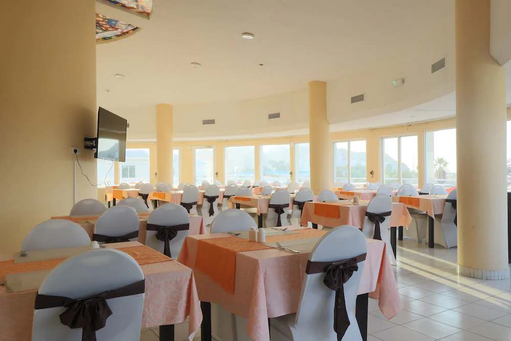 Capital O 224 Holiday Beach Resort