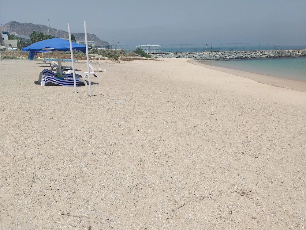 Capital O 224 Holiday Beach Resort
