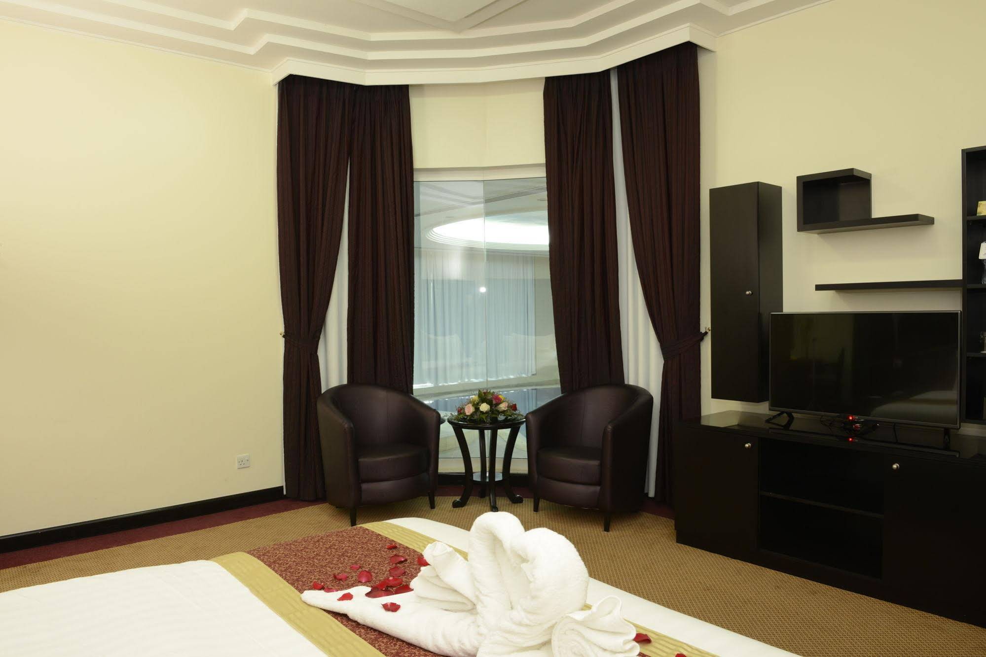 Royal Beach Hotel & Resort