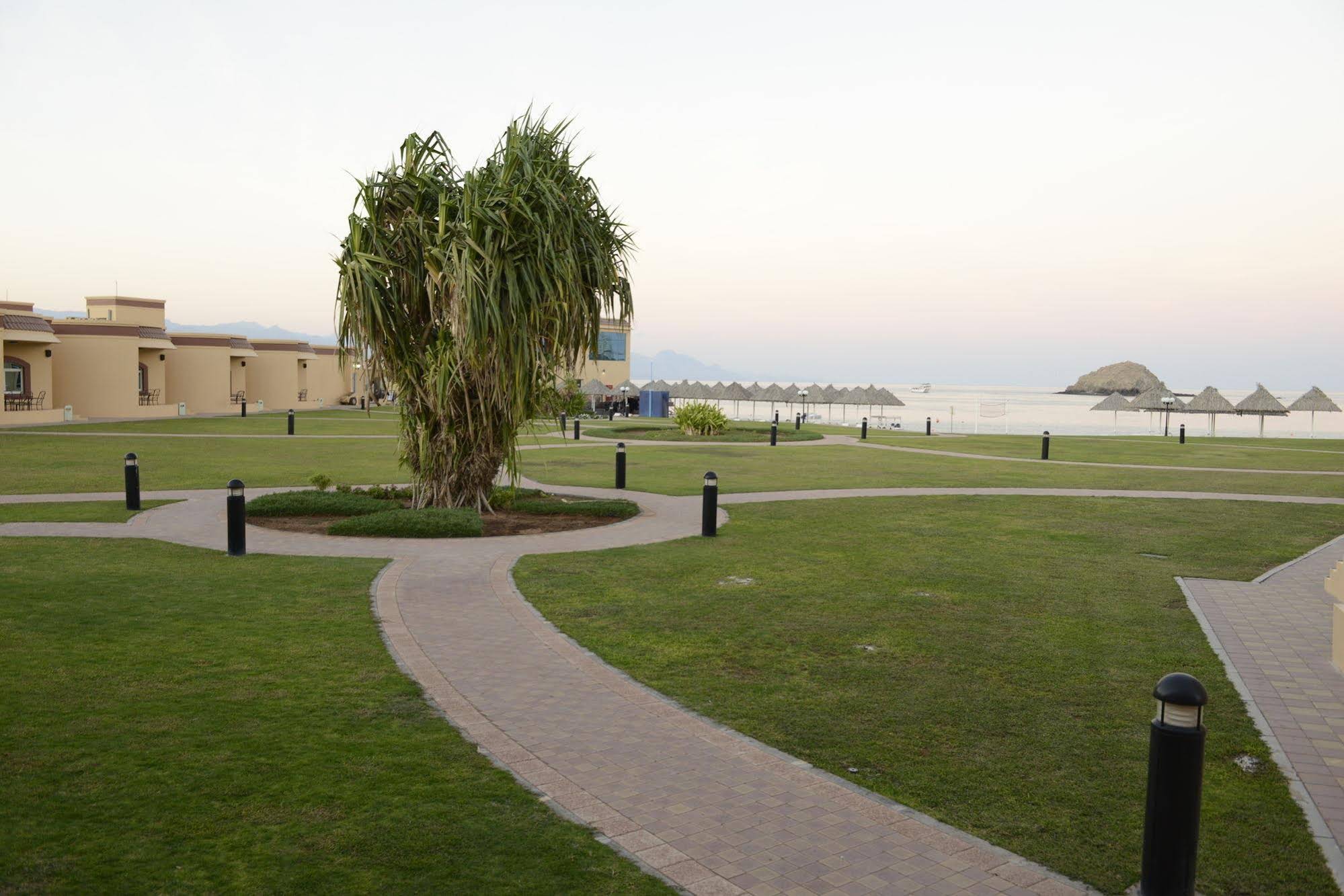 Royal Beach Hotel & Resort