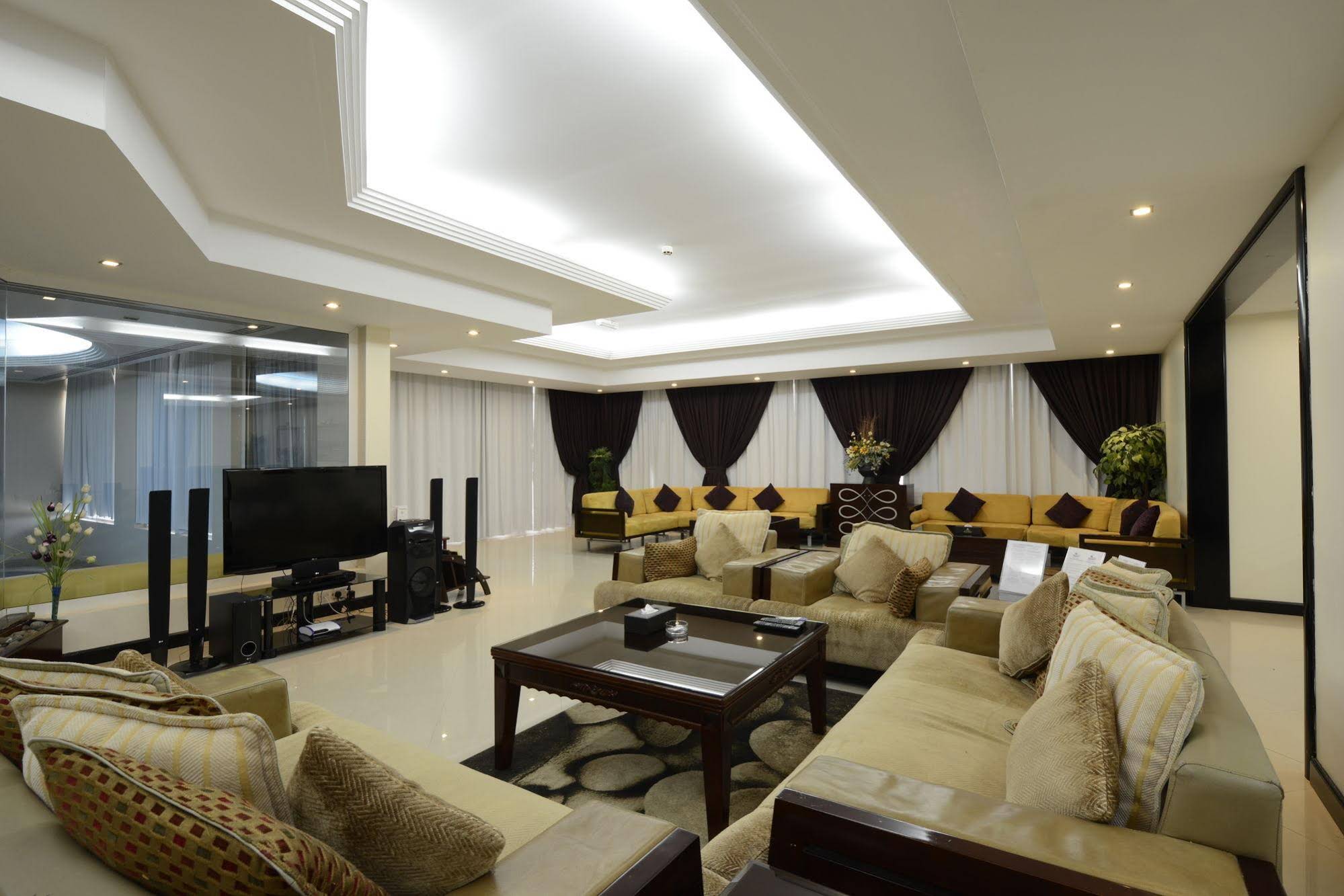 Royal Beach Hotel & Resort