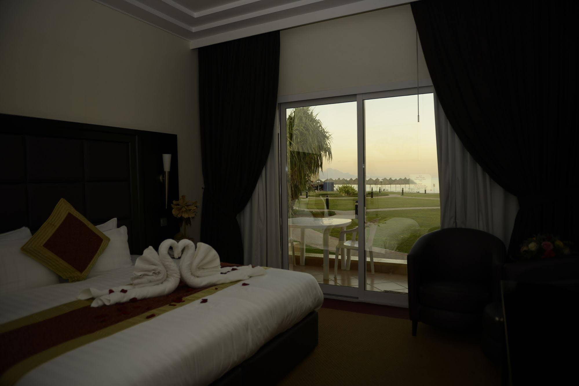 Royal Beach Hotel & Resort