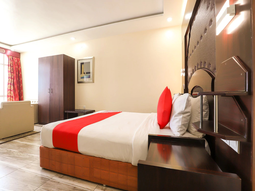 Shh Hotel by OYO Rooms