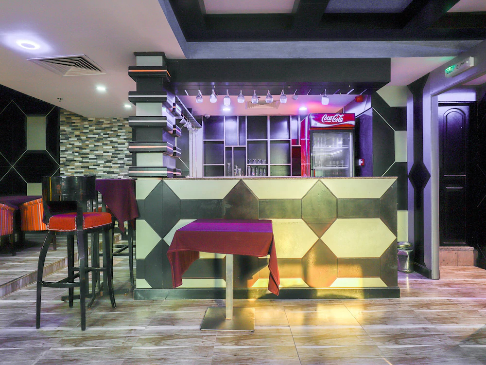 Shh Hotel by OYO Rooms