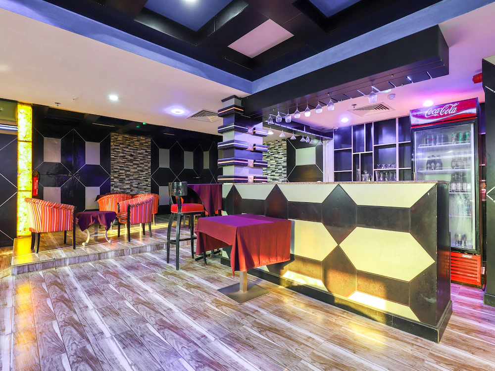 Shh Hotel by OYO Rooms