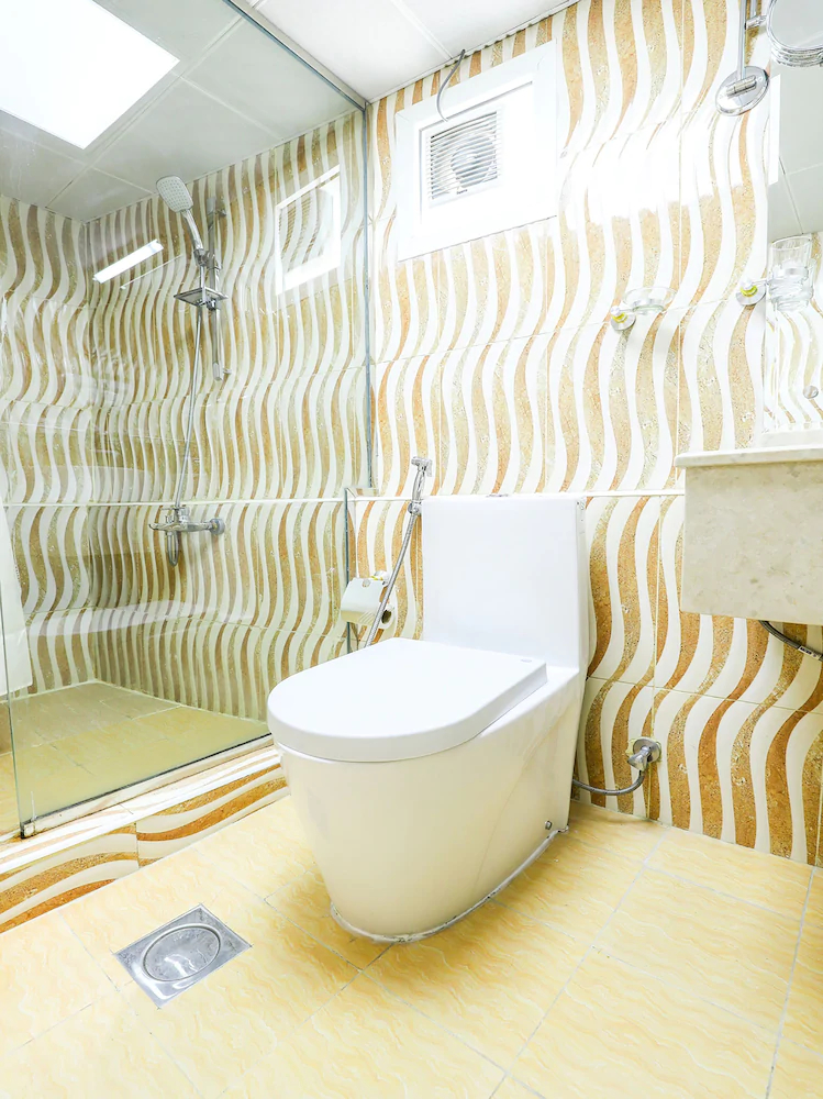 Shh Hotel by OYO Rooms
