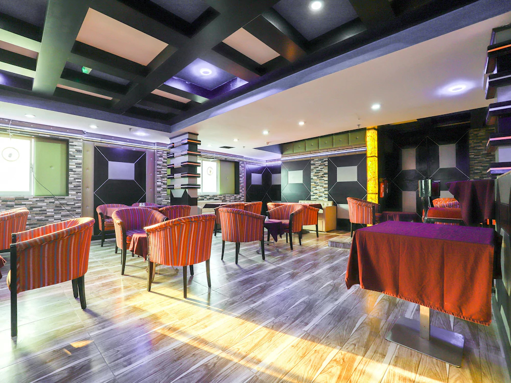 Shh Hotel by OYO Rooms