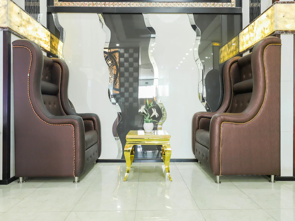 Shh Hotel by OYO Rooms