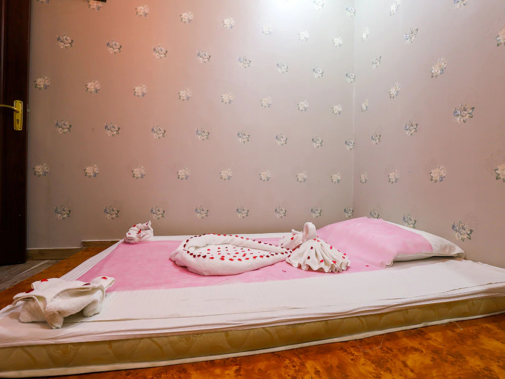 Shh Hotel by OYO Rooms