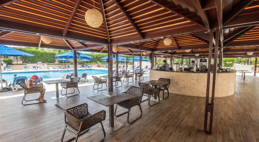 BM Beach Hotel