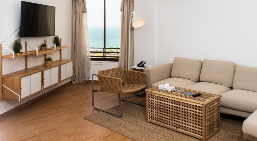 BM Beach Hotel