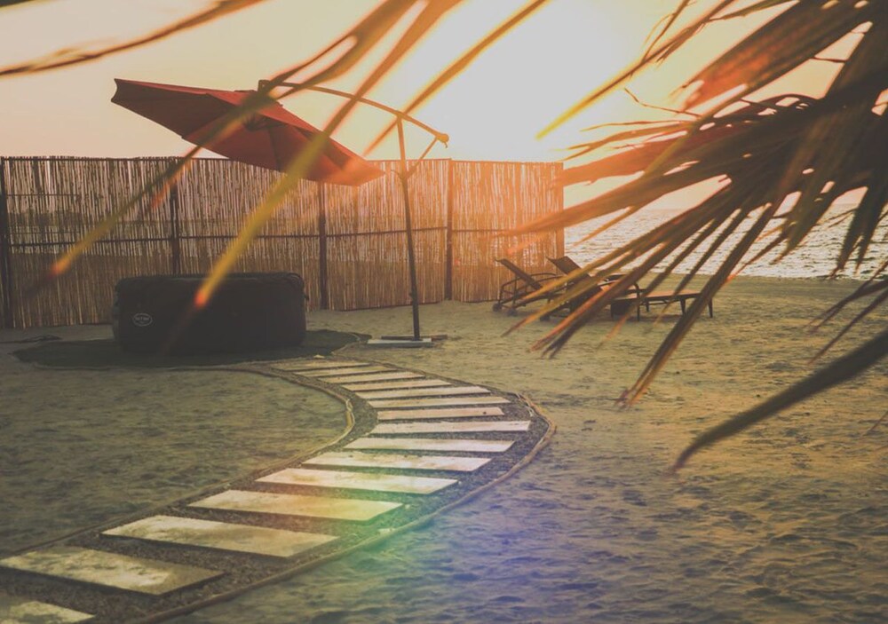 Caravana Beach Resort Al Zorah