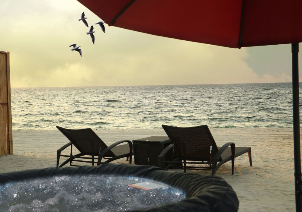 Caravana Beach Resort Al Zorah