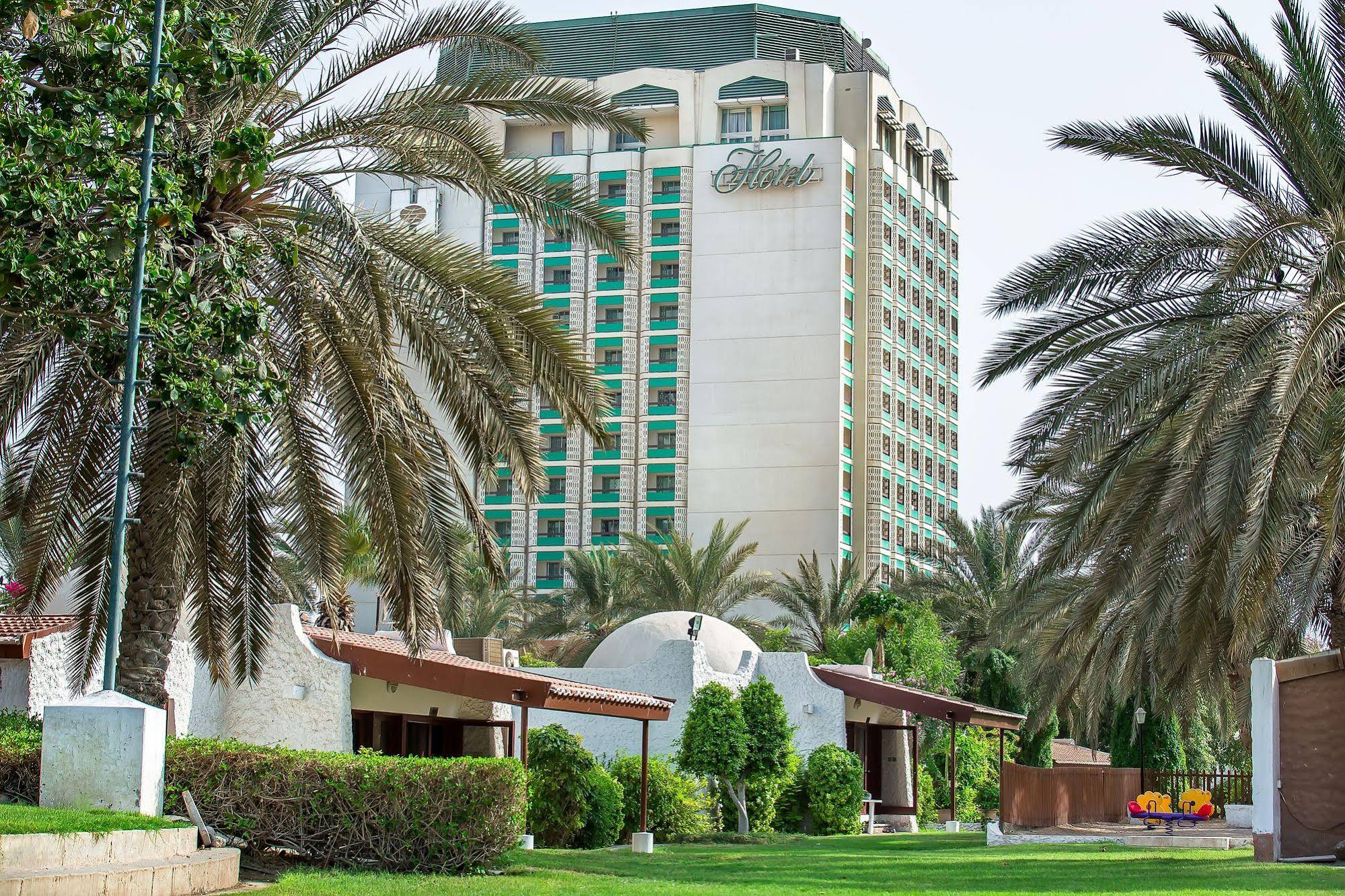 Hotel Holiday International